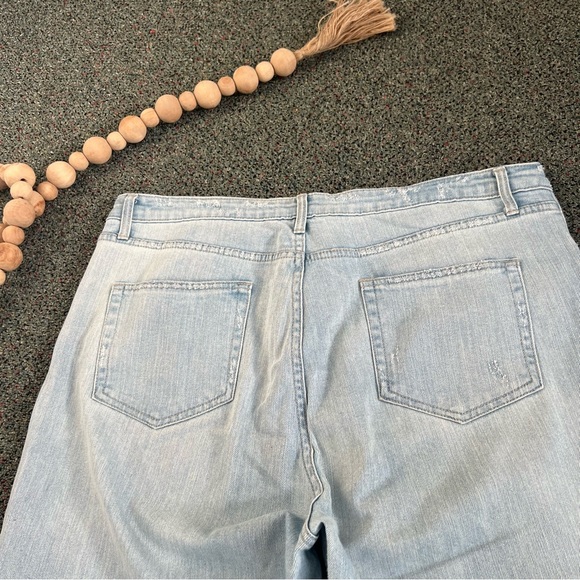 WILD FABLE Light Medium Wash Blue Straight Skinny Jeans Distressed Pants Sz 16 - Picture 8 of 16
